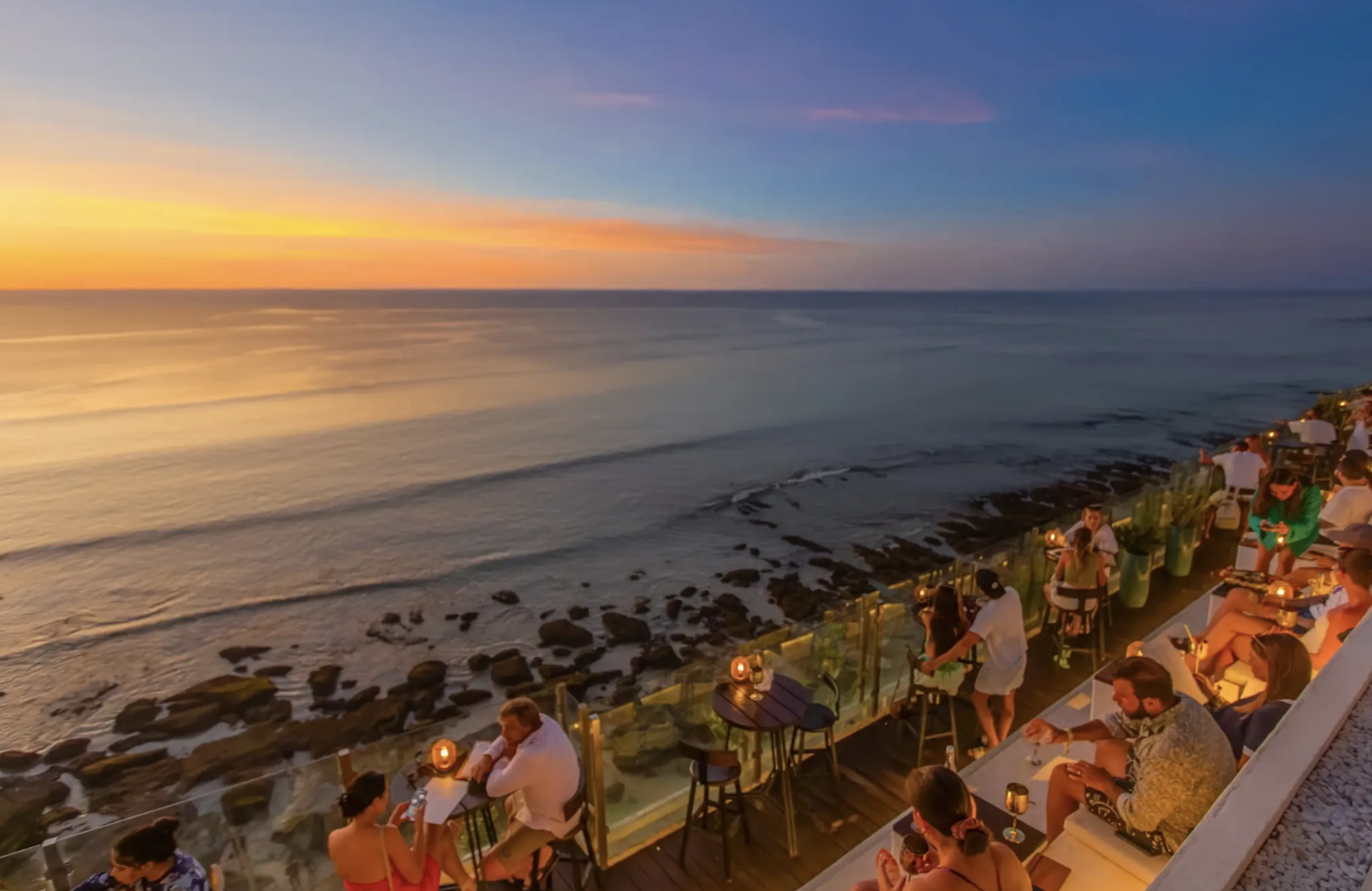 Single Fin Uluwatu cliffside sunset bar Bali