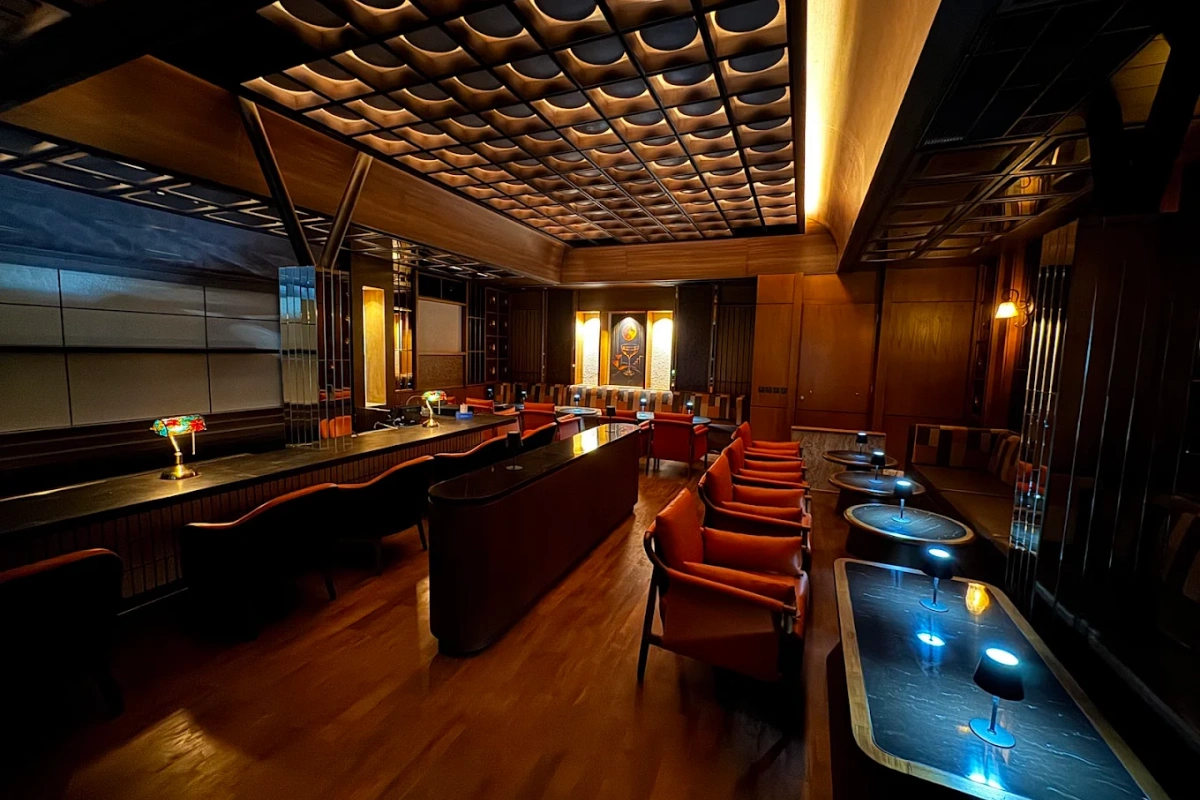 Soluna cocktail bar in Seminyak Bali