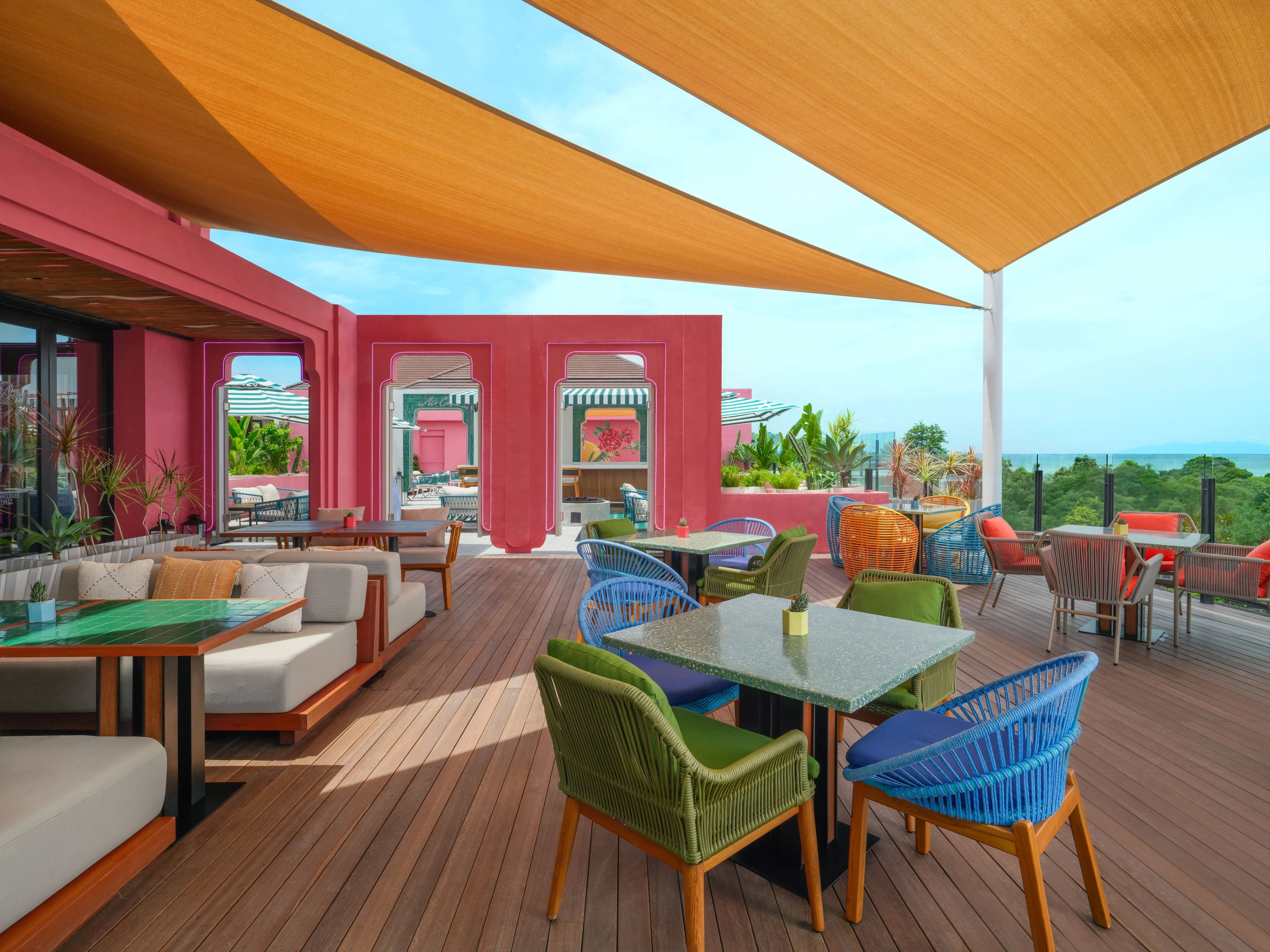 Dos & Seis: Jimbaran’s New Thursday Sunset Deal at Adriana Rooftop