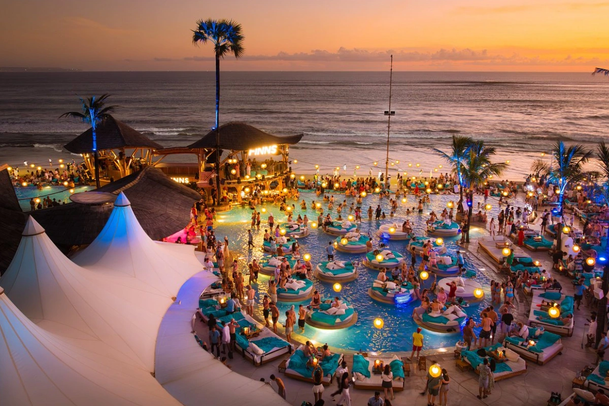 FINNS Beach Club Friday night in Canggu