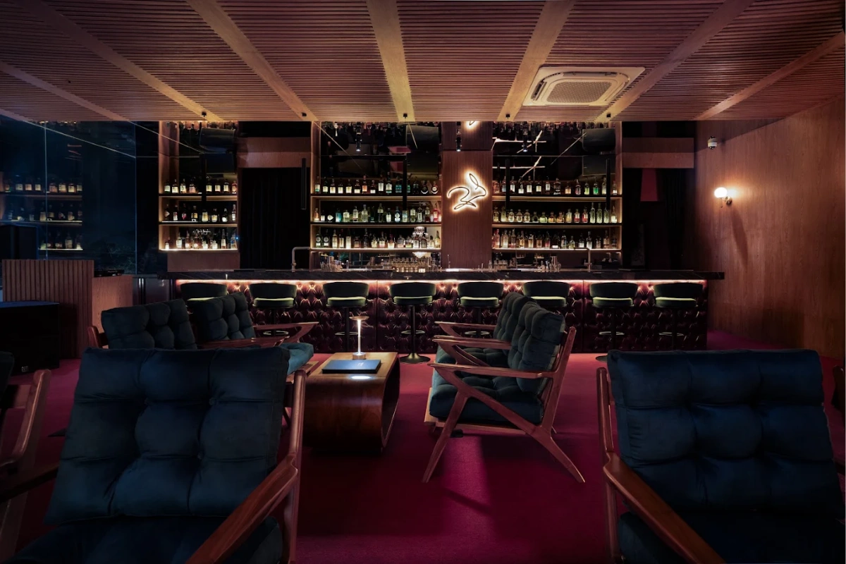White Rabbit Cocktail Bar in Uluwatu Bali