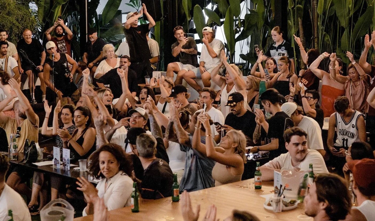 The Bench Sports Bar in Canggu with live football screening