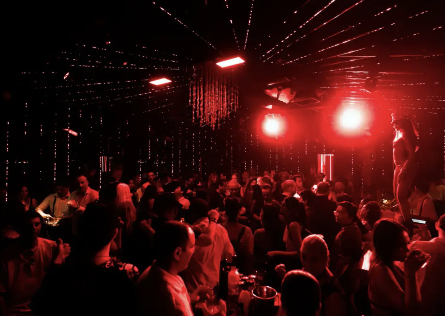 Les Toilettes Bali immersive nightclub experience