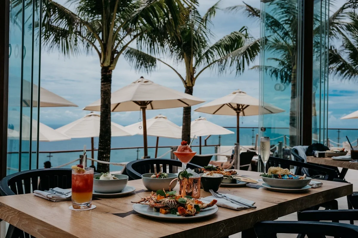 oneeighty restaurant and pool at The Edge Bali