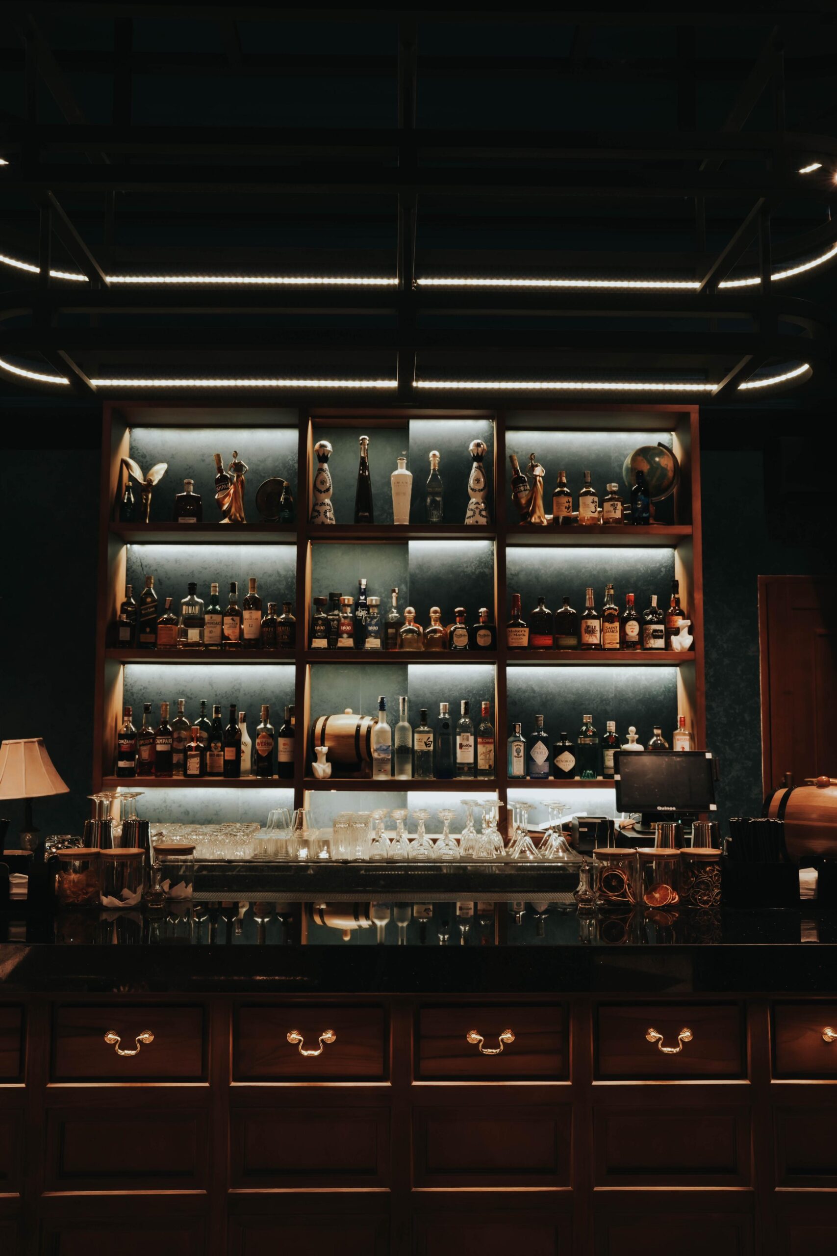 The Shady Bunny: Uluwatu's Vintage Escape for the Ultimate Night Out